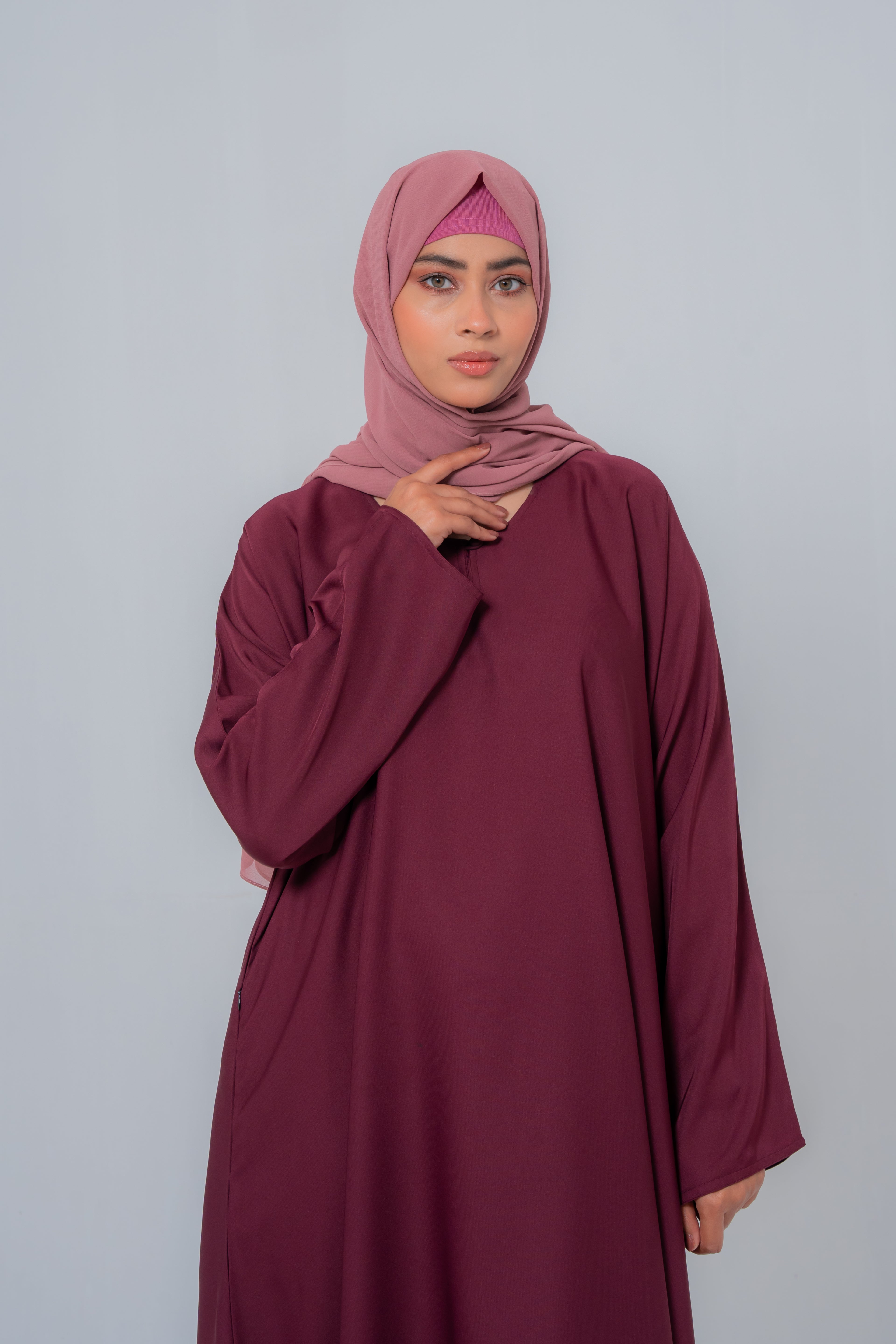 Essential Aesthetic Maroon Maxi Abaya – Modest Elegance Redefined | Mastoor by KNJ