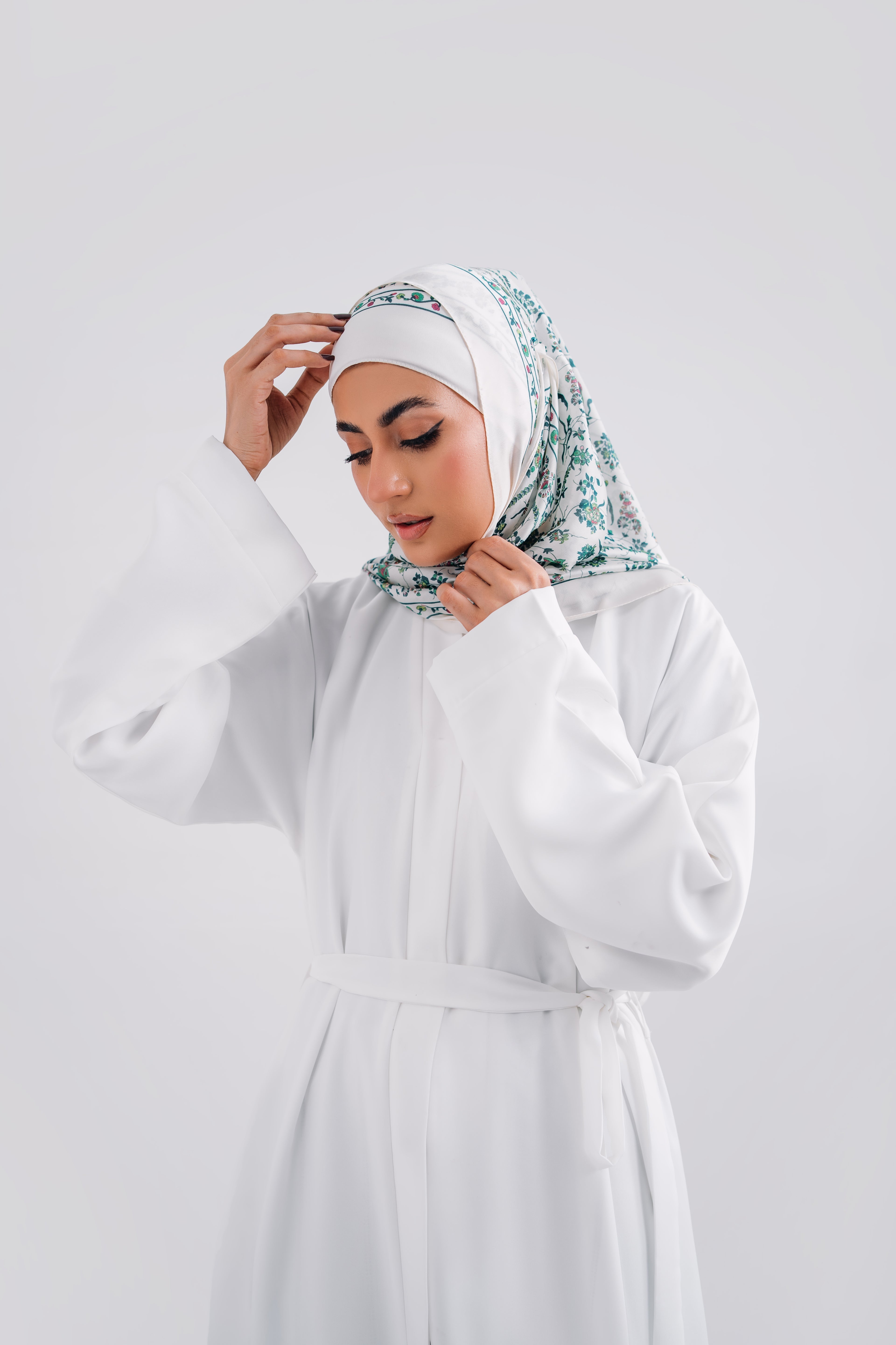 Round Patti White Open Abaya with Belt and Hijab | Elegant Modest Wear | Mastoor by KNJ